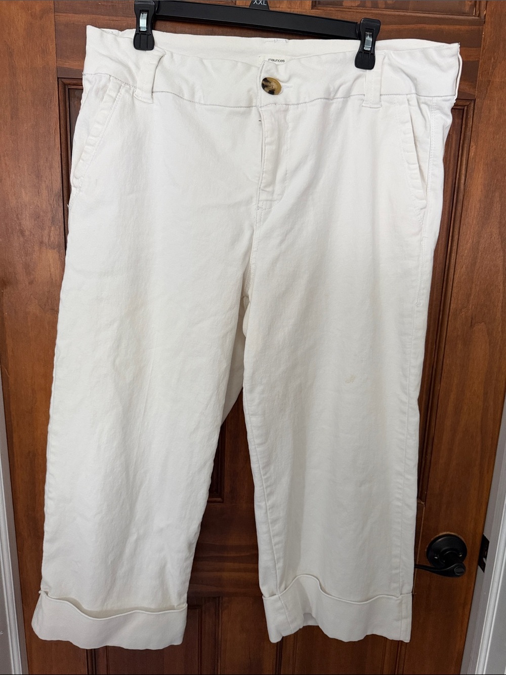 Maurice’s White Cropped Pants